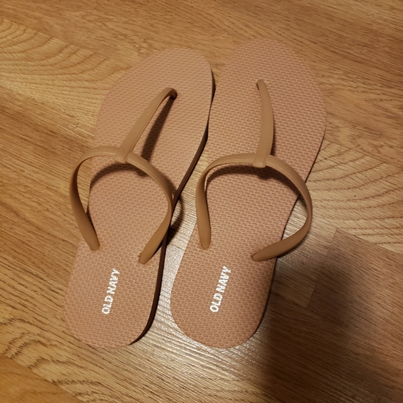 Old Navy Shoes - NWOT T-Strap Flip Flops Size 9